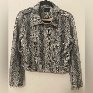 Vici~Neutral~Snakeskin Print~Moto Jacket~Zipper Pockets, Cuffs & Closure~Size S